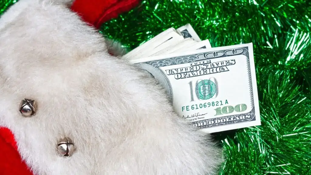 make extra cash for Christmas with these tips