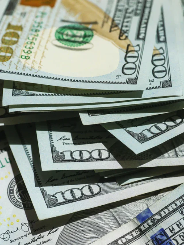 photo-1593672715438-d88a70629abe