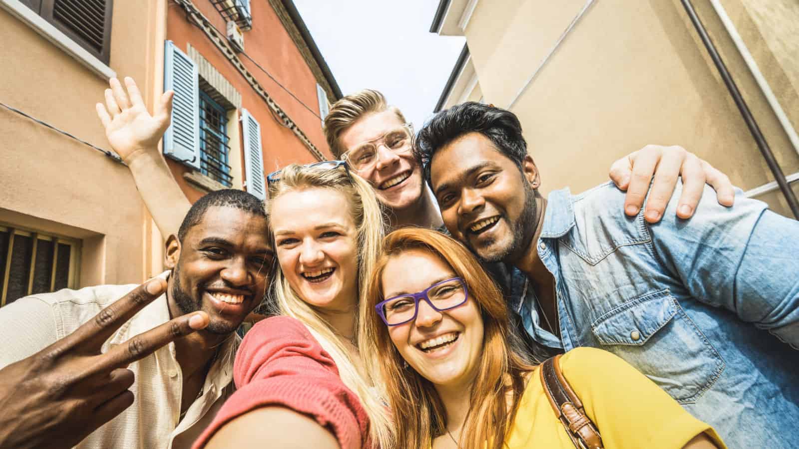 12 Scary Things People Experienced in a Foreign Country - Vimarsana News