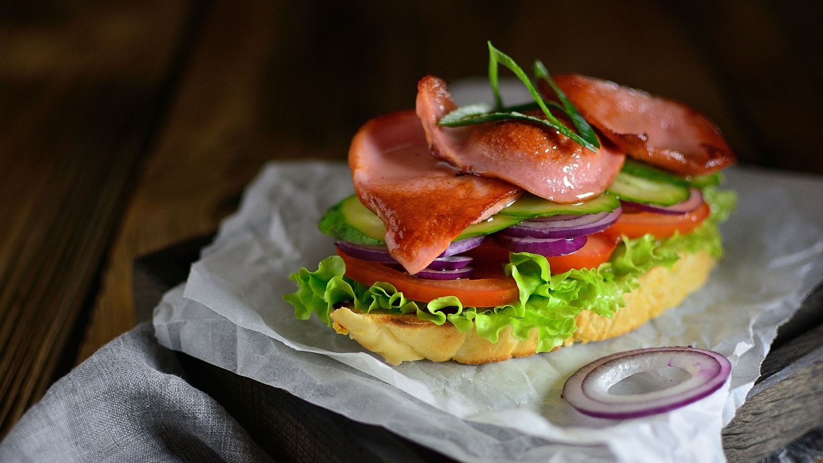 Bologna sandwich